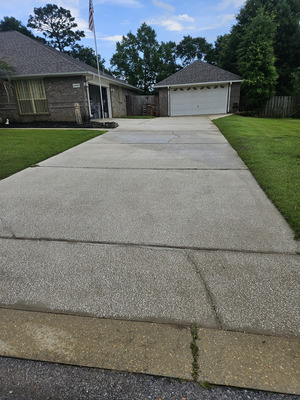 Driveway Cleaning And Sidewalk Surface Cleaning in Milton FL