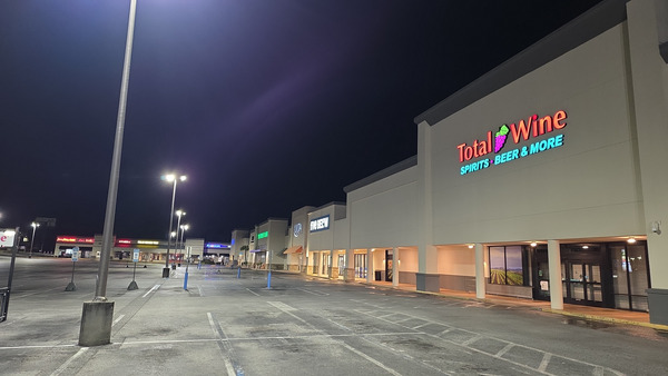 Sidewalk Cleaning Services For Commercial Area in Pensacola FL